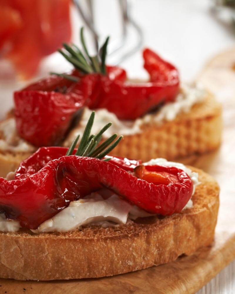 Bruschetta poivron, chèvre et miel