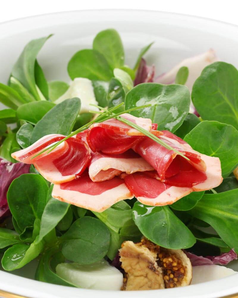 Salade de mâche et magret fumé